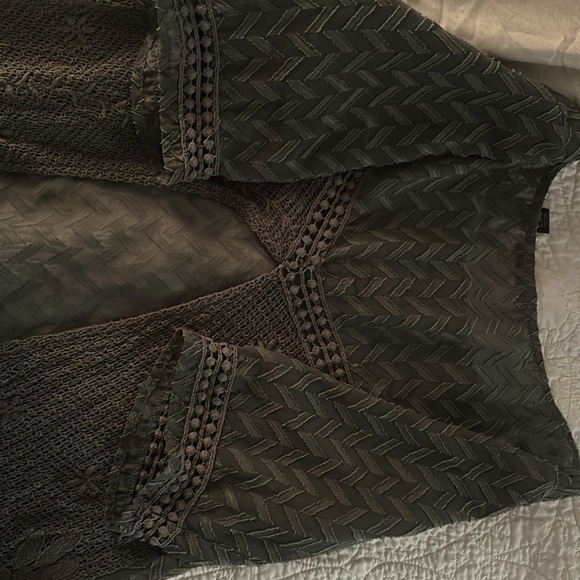 Buckle top. - Picture 4 of 4